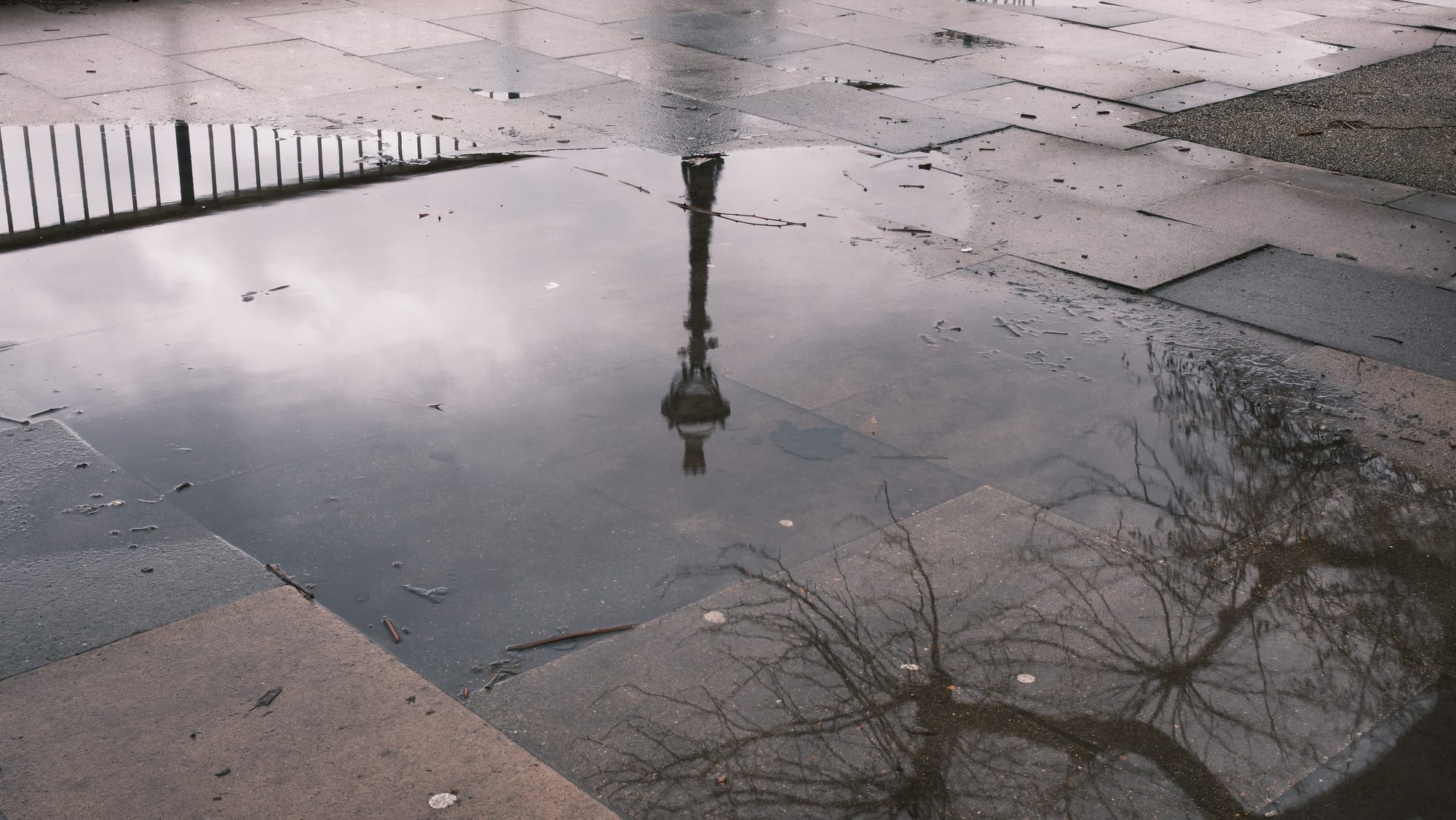 a reflection of a lampost, taken with FujiFilm X-T50 