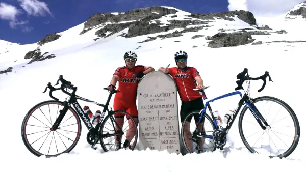 An image of two cyclists at Col da la Cayolle